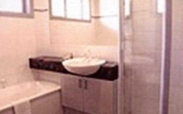 Clayton Monash Motor Inn & Serviced Apartments