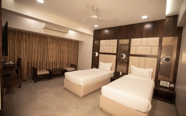 Hotel Naaz Executive Near T2 Airport