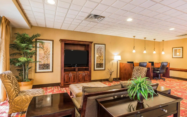 Comfort Suites Commerce