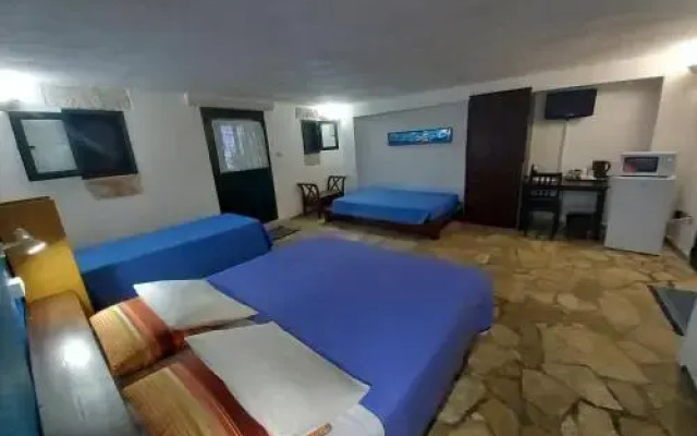 Breezes B&B