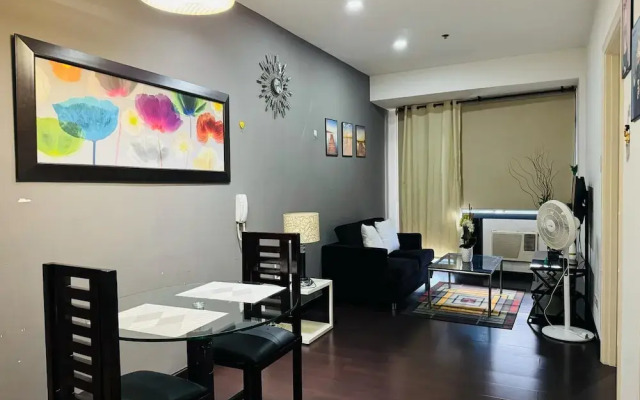 Gramercy 2 bedrooms w Balcony City View