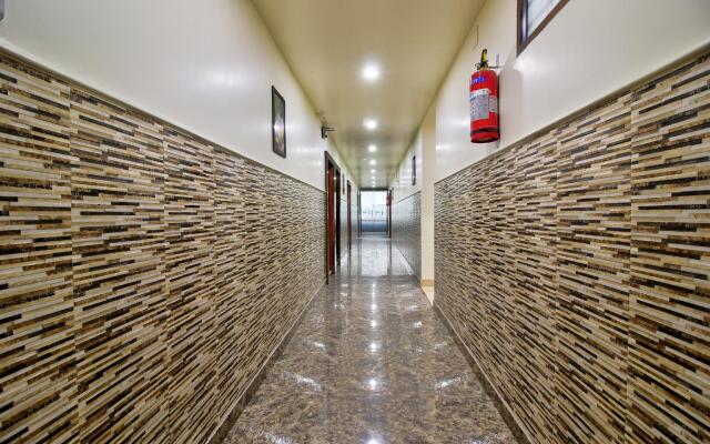 OYO 24872 Hotel Golden Fiesta