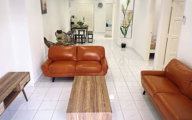 Serdang Raya by Yolodge