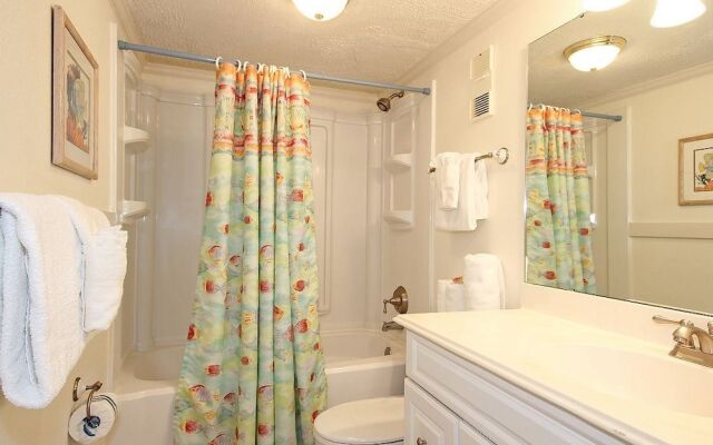 Shoreline 1074 Condo by RedAwning