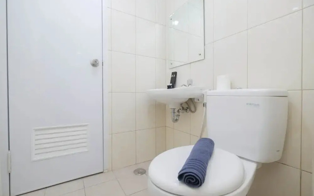 Pool View 2BR Apartment @ Springlake Summarecon