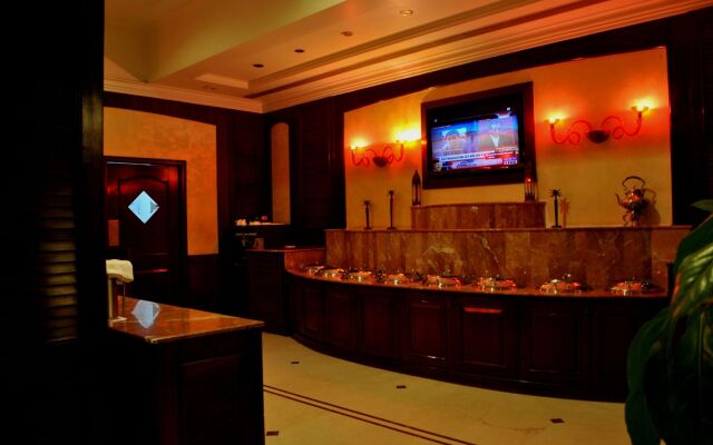Dynasty Hotel