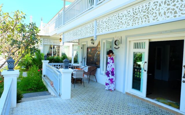 Moeimanee Resort