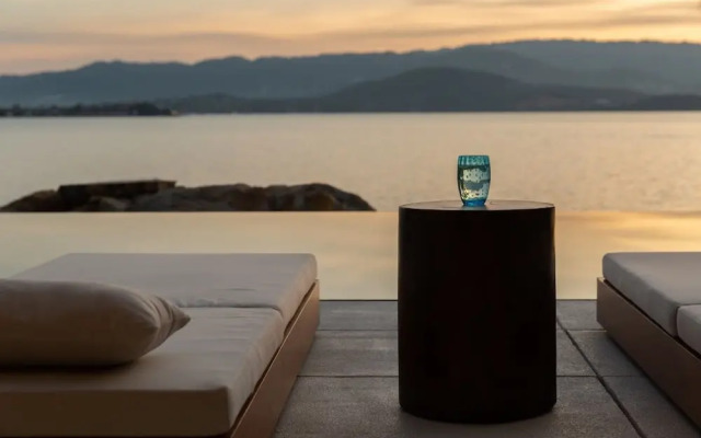 Syrah 3-bedroom Beachfront Villa in Koh Samui