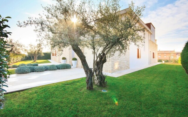 Stunning Home in Vabriga With Wifi and 3 Bedrooms