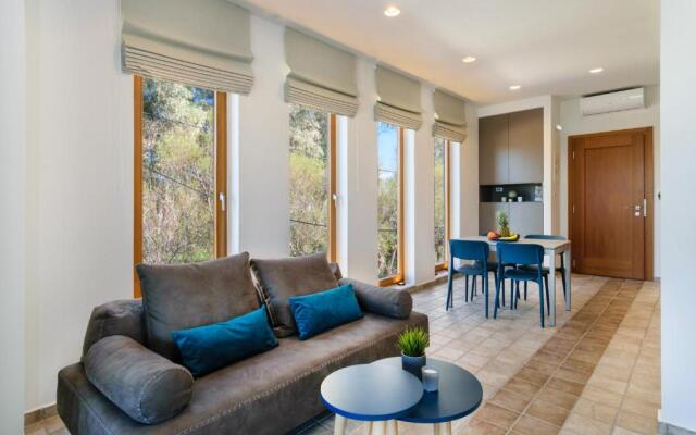 Xenios Dias Luxury Apartments With Sea View