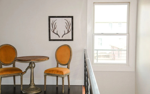 Nashville Sophistication Large Stylish Home + Private Studio!