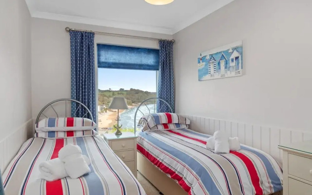 Brynawelon - Wonderful Sea and Harbour Views