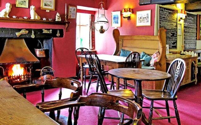 The Hand at Llanarmon