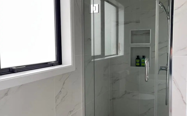 Flat Bush Private Ensuite