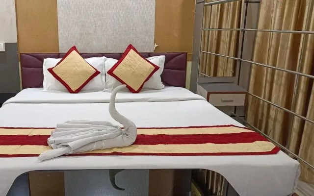 The Ritz By OYO Rooms