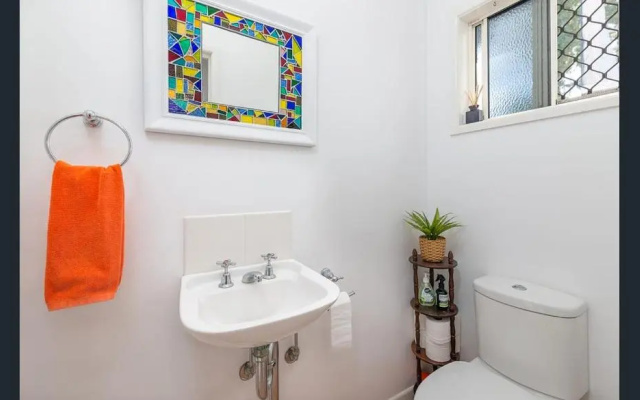Modern 2 bedroom townhouse - Four Mile Beach Escapes