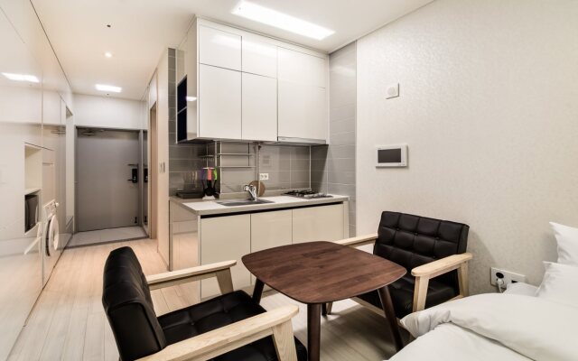 Kin's House