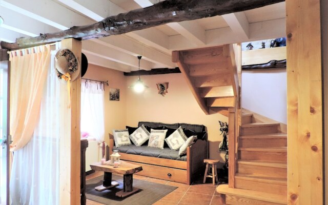 La chaumière et sa Roulotte