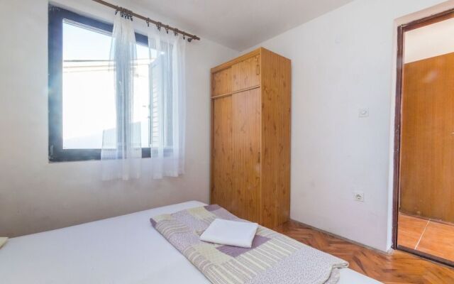 Apartments Crljenko