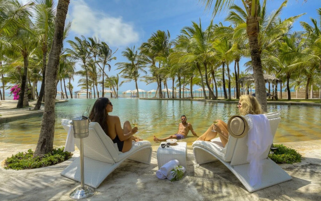 Billionaire Resort & Retreat