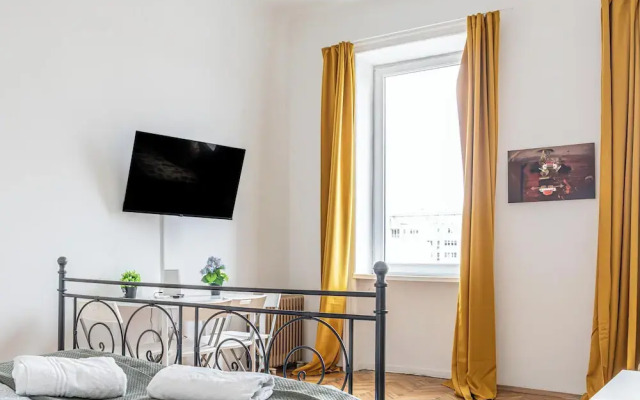 Bright 2BR Apartment Near Danube