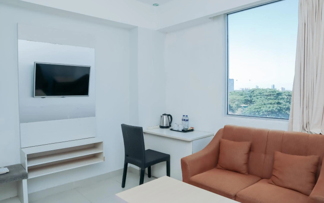 RedDoorz Plus At Grand Sayang Park Hotel Makassar – Guest Rooms – Makassar