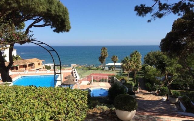 1st Line Beach, 2-bed Apartment in Calahonda