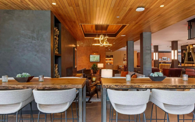 Cambria Hotel Austin Airport