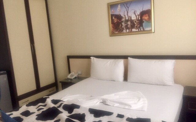Hotel Sunrise Cameria