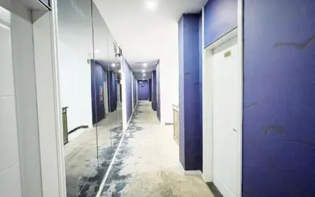 Tianyue Theme Hotel (Daozhou North Road Wanhe Century City)