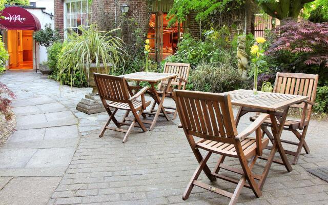 Mercure White Hart Hotel Salisbury and Apartments