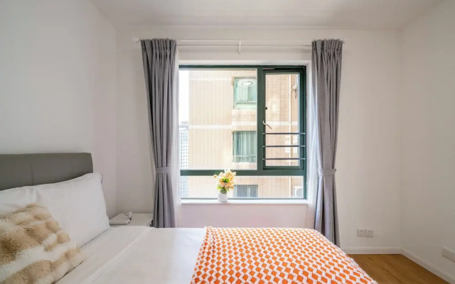 Tyms 4BR 2BA Apt Novel Garden