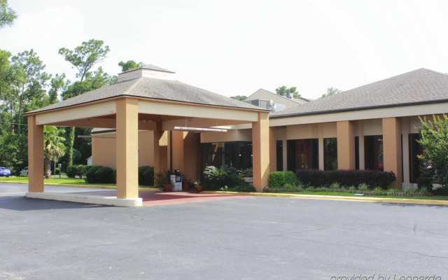 Quality Inn & Suites Pensacola Bayview
