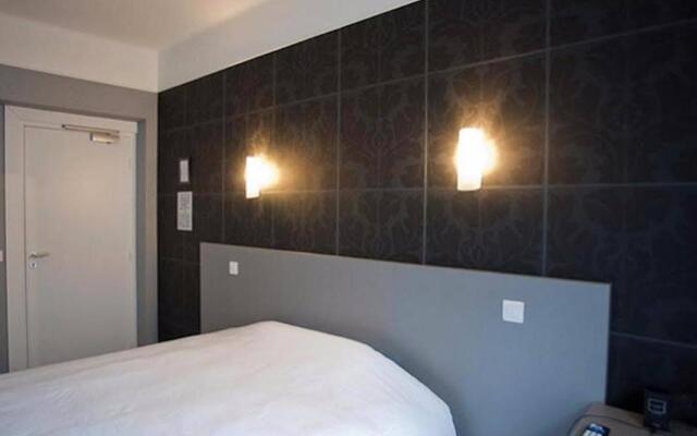 Logis Hôtel Le Chene Dore