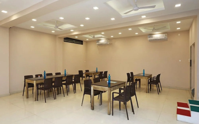 Hotel Globe International by OYO Rooms