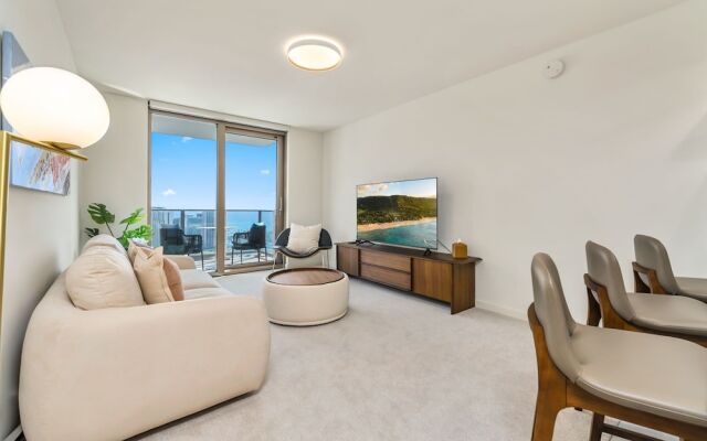 Sky Ala Moana 4005 1 Bedroom Condo by RedAwning