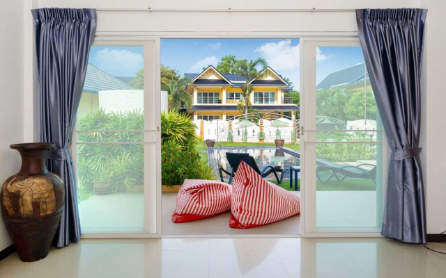 Garden Pool Villa Olivia Near Naiharn