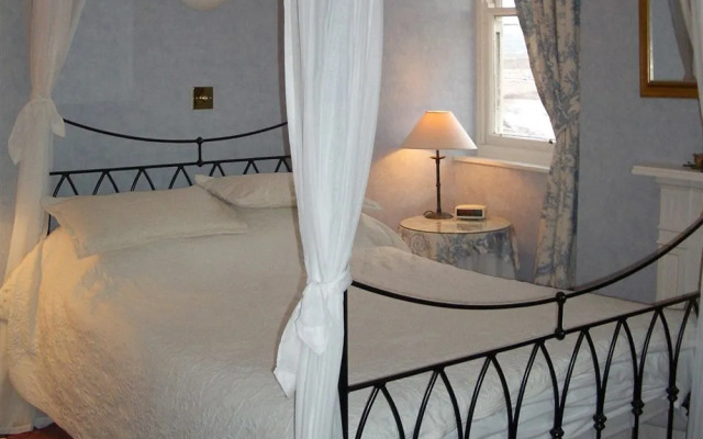 The Moelwyn Hotel & Restaurant