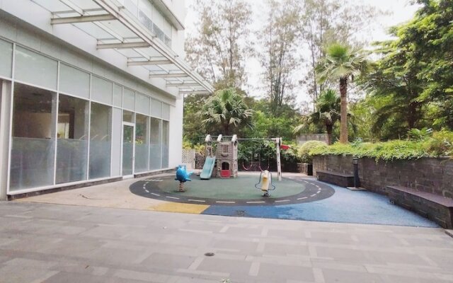 Modern And Comfy Studio At Grand Sungkono Lagoon Apartment