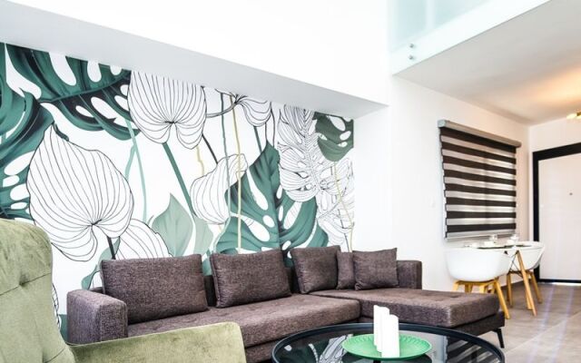 Four Seasons Life Official