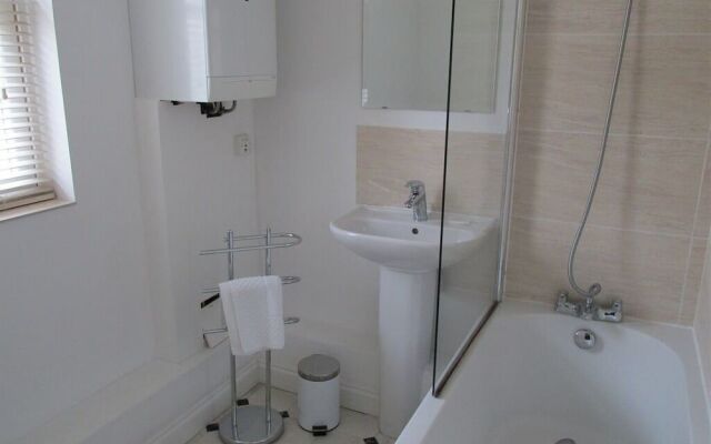 Bath Breaks Apartments