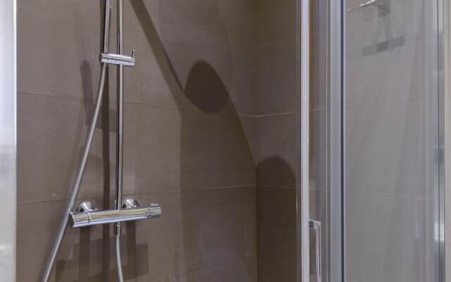 Travel & Stay - Navona 2