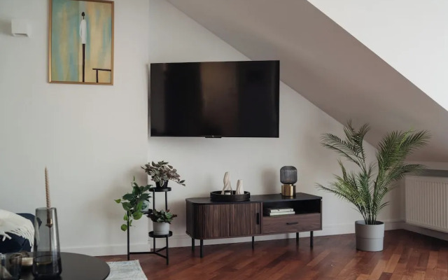 Riverside Nest - LoftAffair