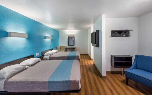 Motel 6 Dallas - Irving DFW Airport East