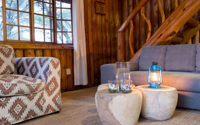 Rhino River Lodge