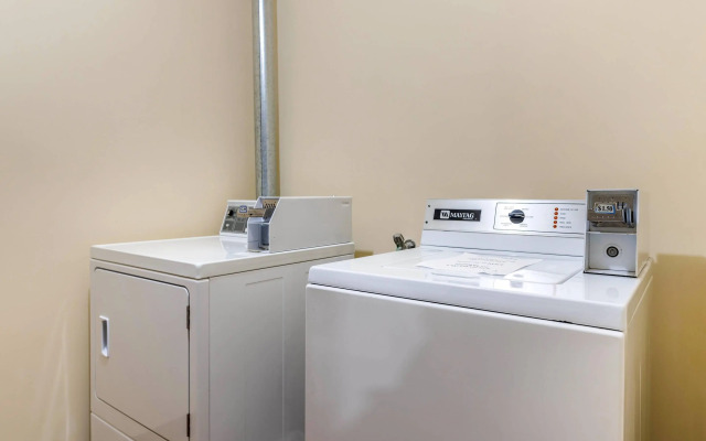 Quality Inn & Suites Bathurst