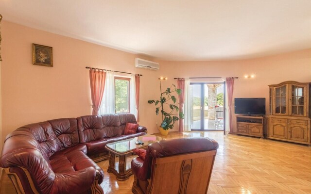 Nice Home in Pula With Wifi and 4 Bedrooms