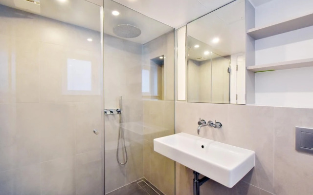 Stunning Mayfair 3 Bed 8 Million Air Conditioned