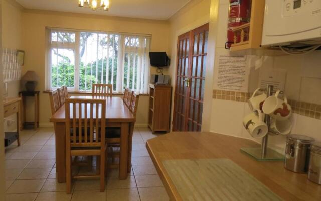 Birchcroft-hideaway - sleeps 8 with Hot Tub