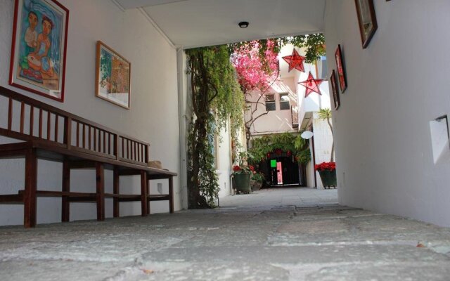 Casa de las Bugambilias B&B